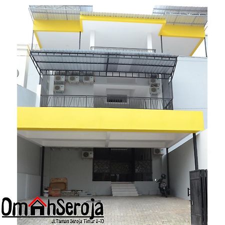 Omah Seroja Hotel Semarang Buitenkant foto