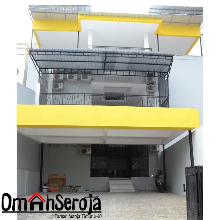 Omah Seroja Hotel Semarang Buitenkant foto